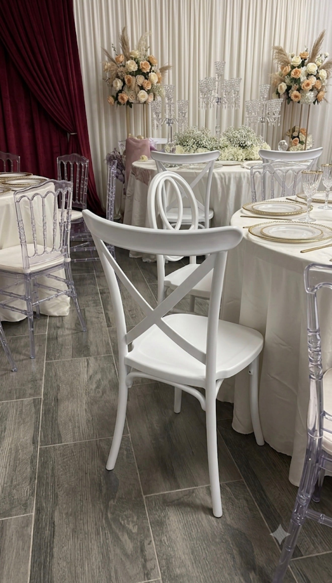 Location Chaise Bistrot X-Back Blanche – Sérénité Luxury Events