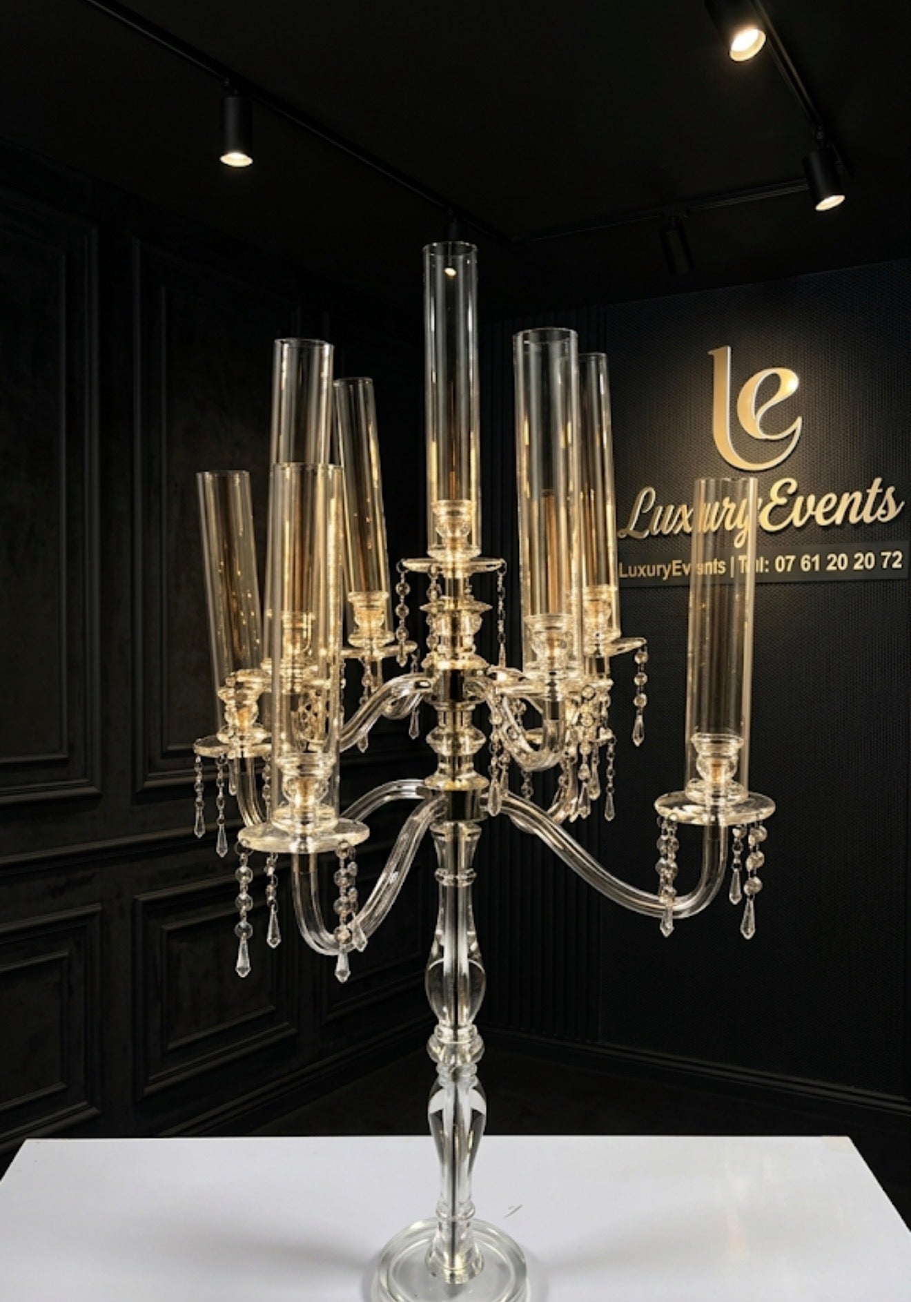 Chandelier Plexiglas Centre de Table – Location Événementielle Valentigney Montbéliard