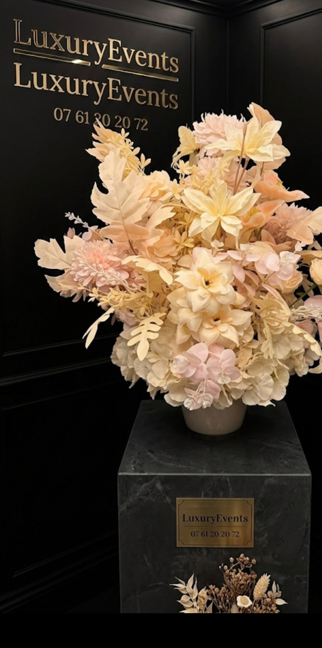 Demi-boule de Fleurs Ø70cm – Location Événementielle Valentigney Montbéliard