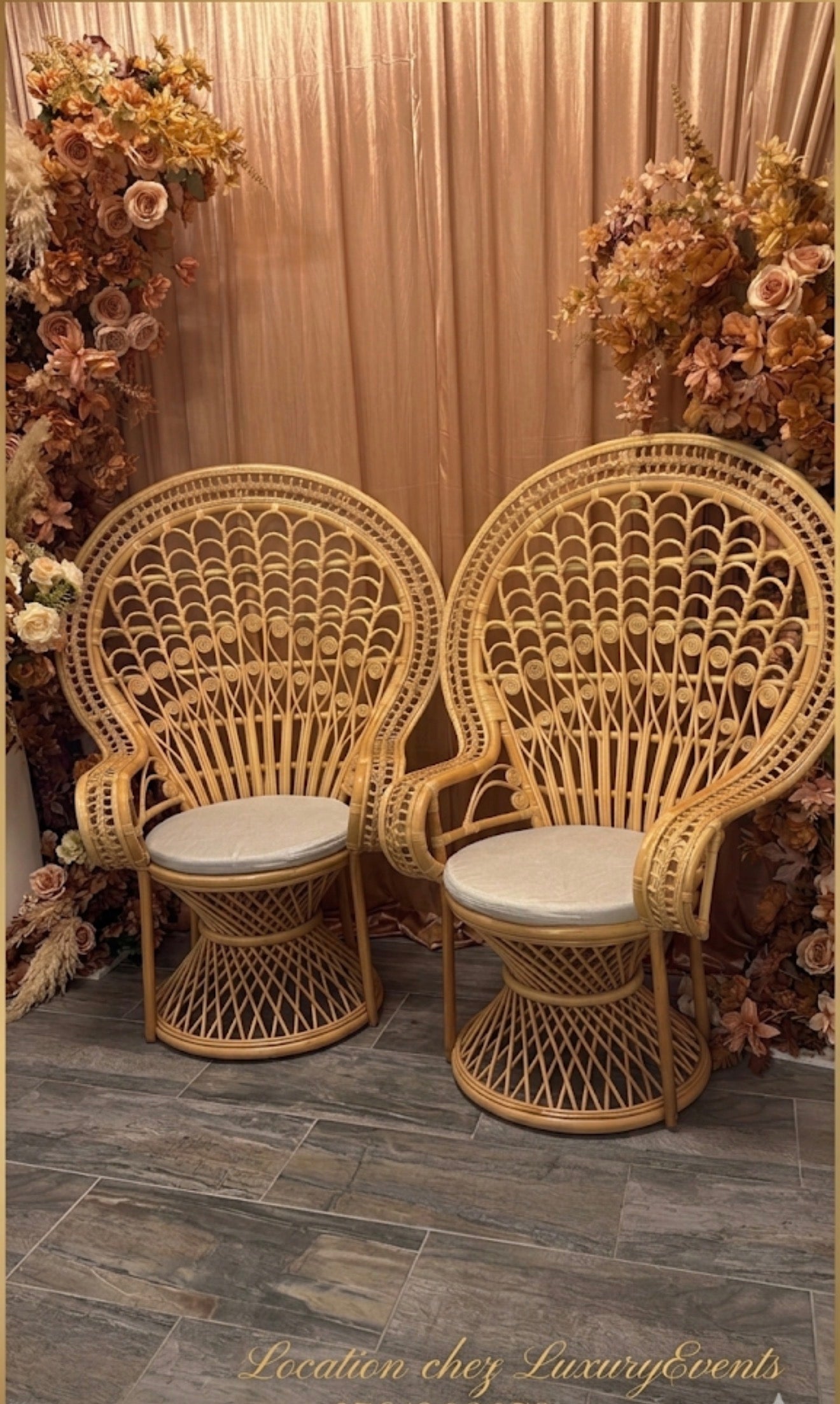 Location Chaise Paon en Rotin