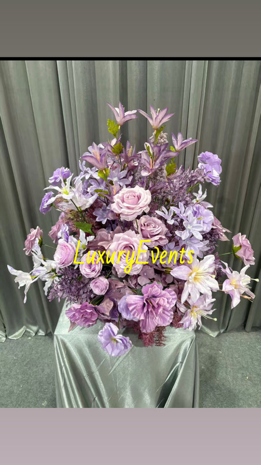 Fleurs violettes artificielles