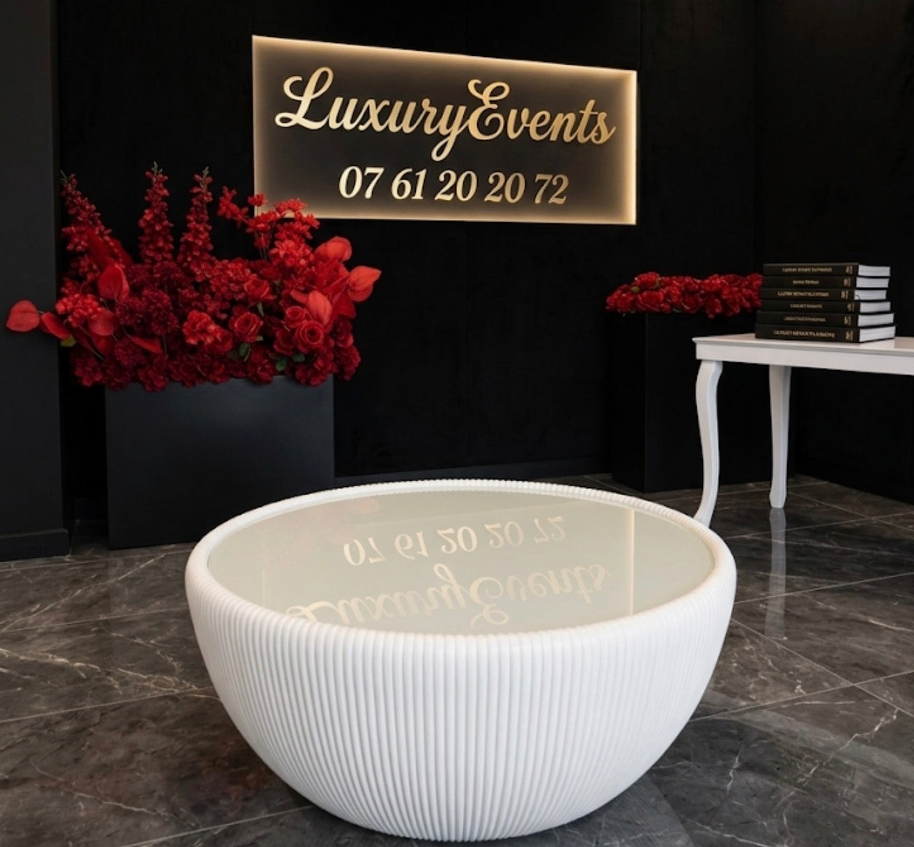 Table Basse Blanche Striée – Location Événementielle Valentigney Montbéliard